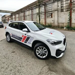 Bočný pohľad na BMW X1 sprava
